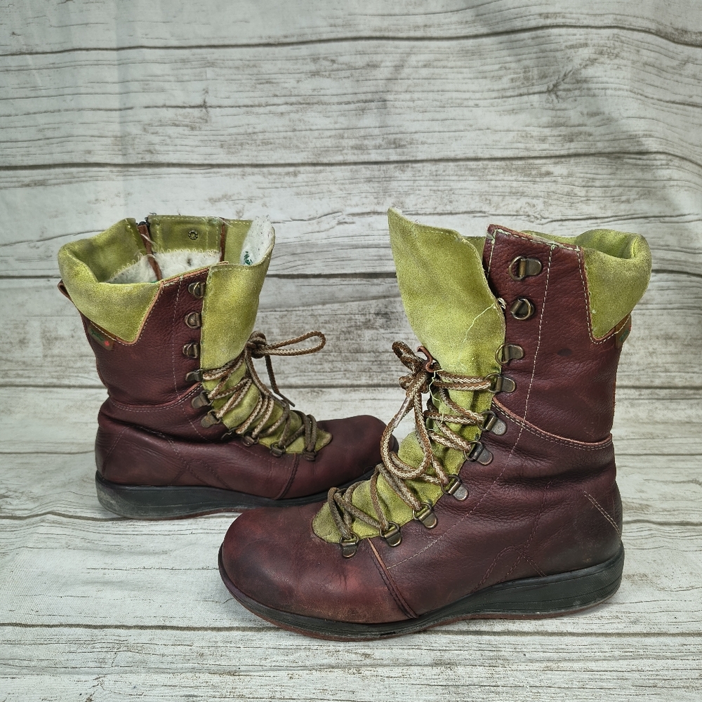 Martino Red And Green Lined Winter Boots Women Size 9